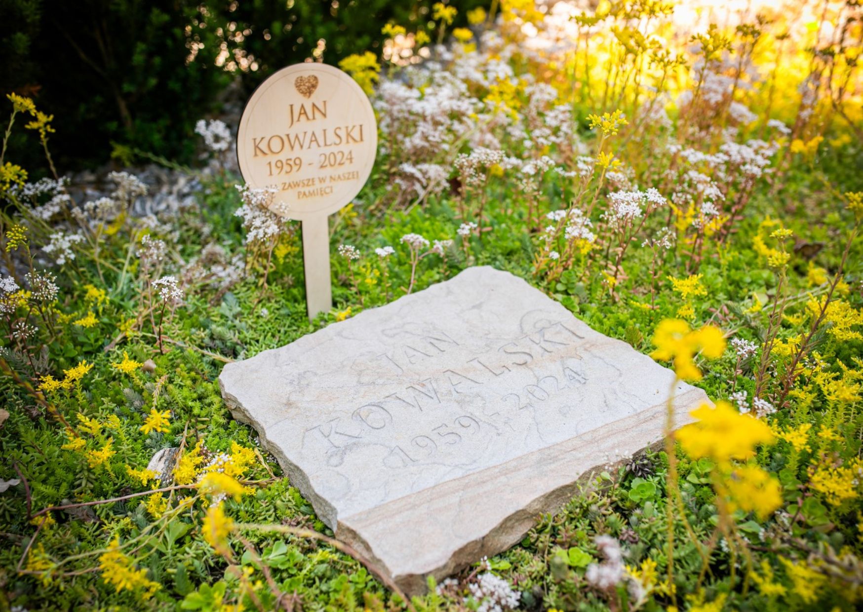 Miejsce spoczynku w kwaterze ekologicznej "Drzewa Pamięci"